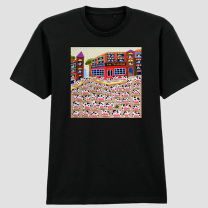 Hidden cow in The Temple Bar, Ireland, Dublin T-Shirt