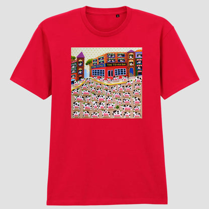 Hidden cow in The Temple Bar, Ireland, Dublin T-Shirt