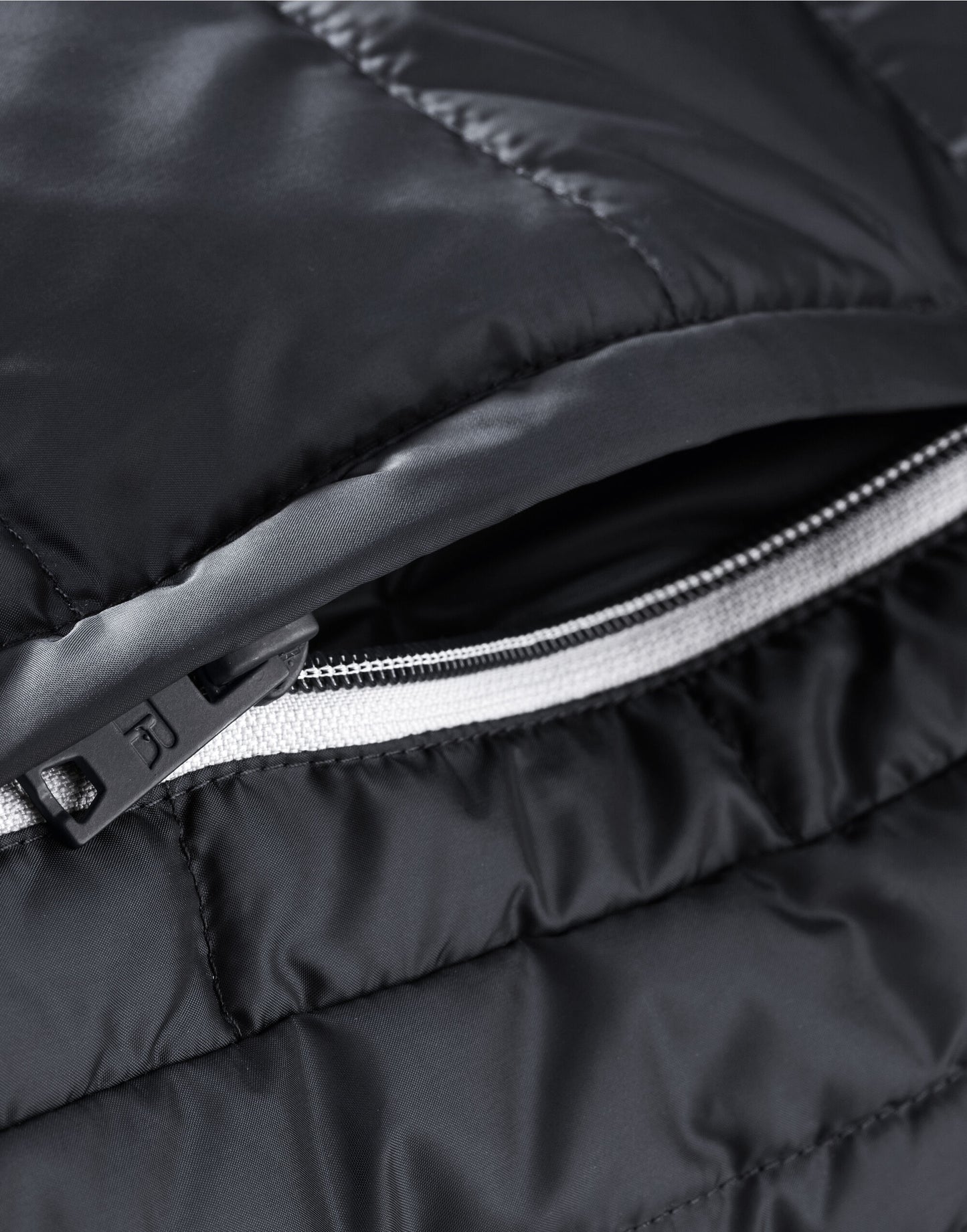 R440M Russell Mens Hooded Nano Jacket