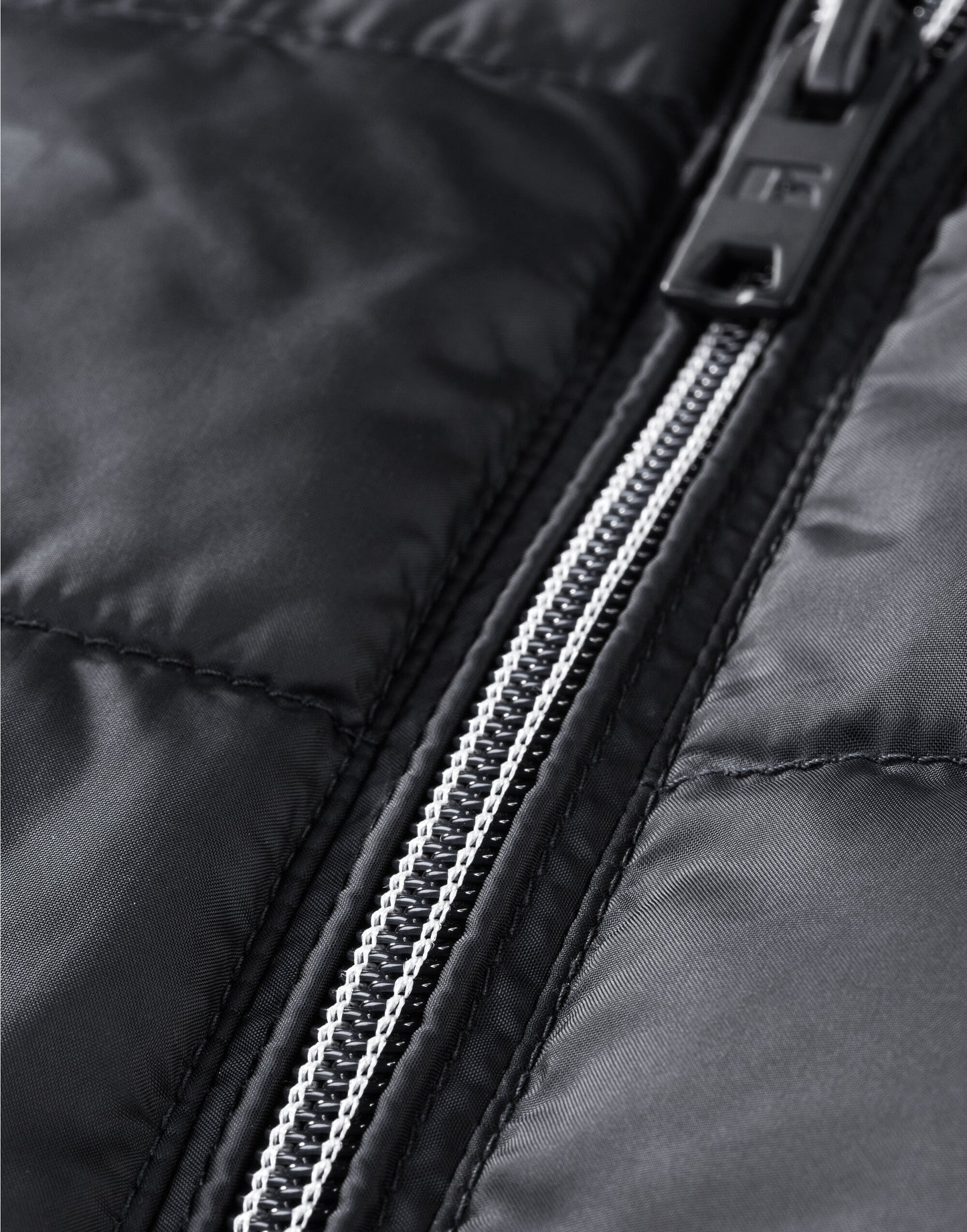 R441M Russell Mens Nano Bodywarmer