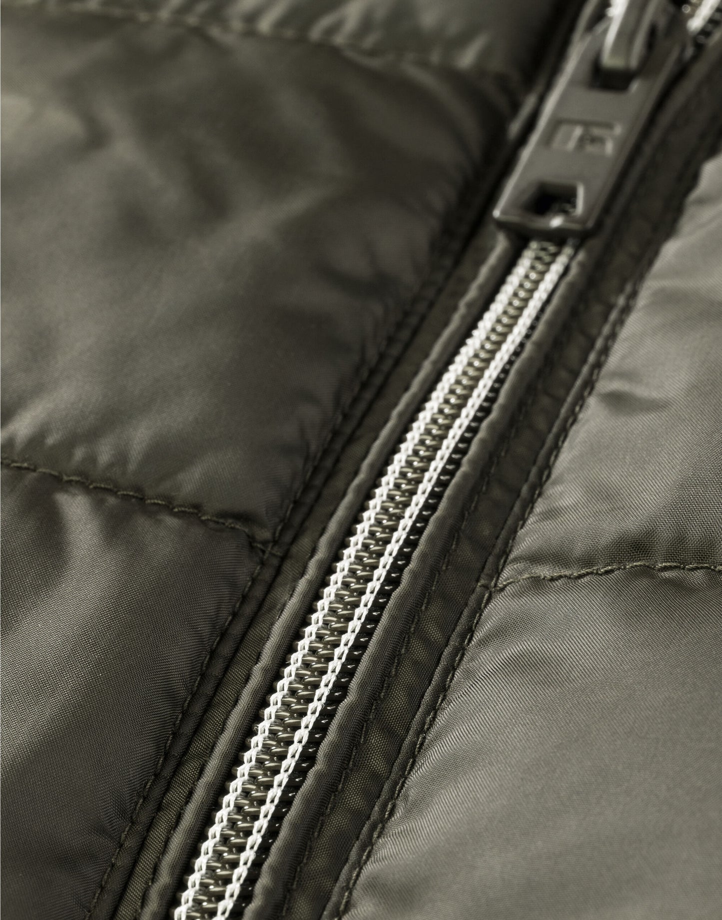 R441M Russell Mens Nano Bodywarmer